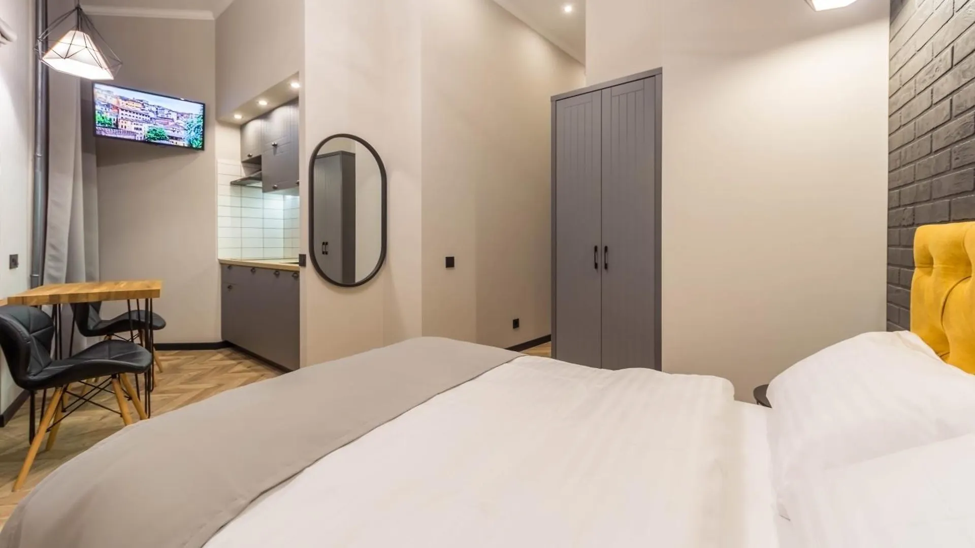 Dayflat Apartments On Mykhailivs'Ka Kiev 0*,  Ucrânia