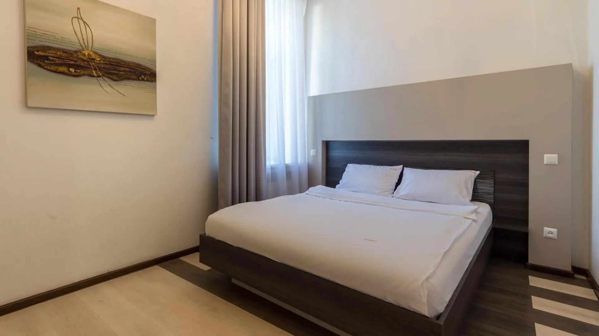 Dayflat Apartments On Mykhailivs'Ka Kiev