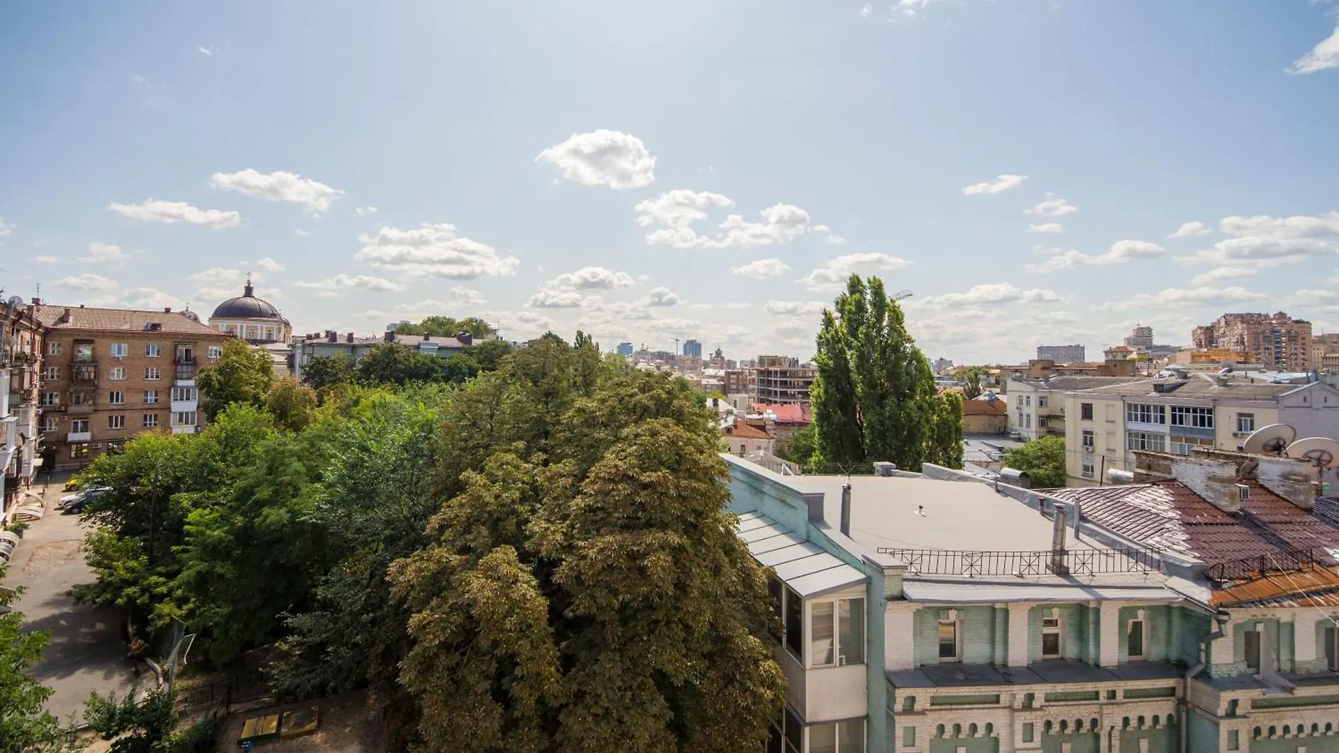 Dayflat Apartments On Mykhailivs'Ka Kiev