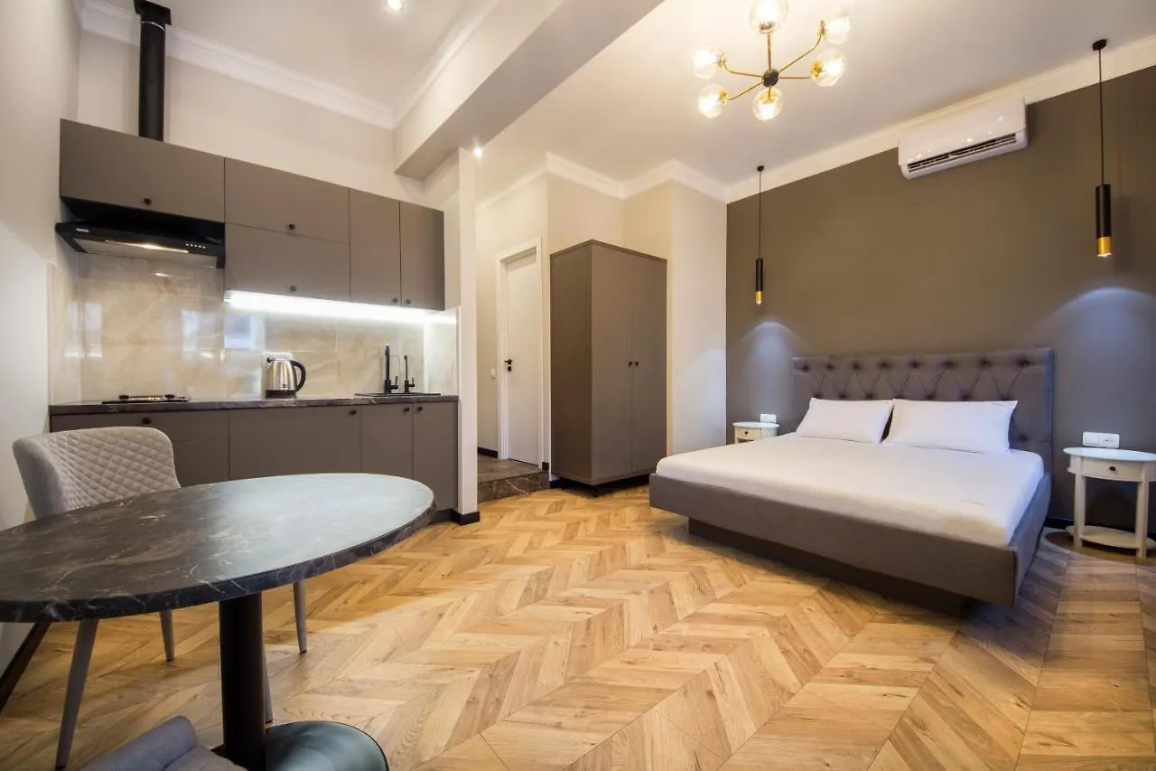 Dayflat Apartments On Mykhailivs'Ka Kyiv Ukraine