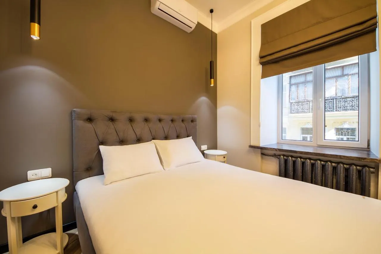 Dayflat Apartments On Mykhailivs'Ka Kyiv