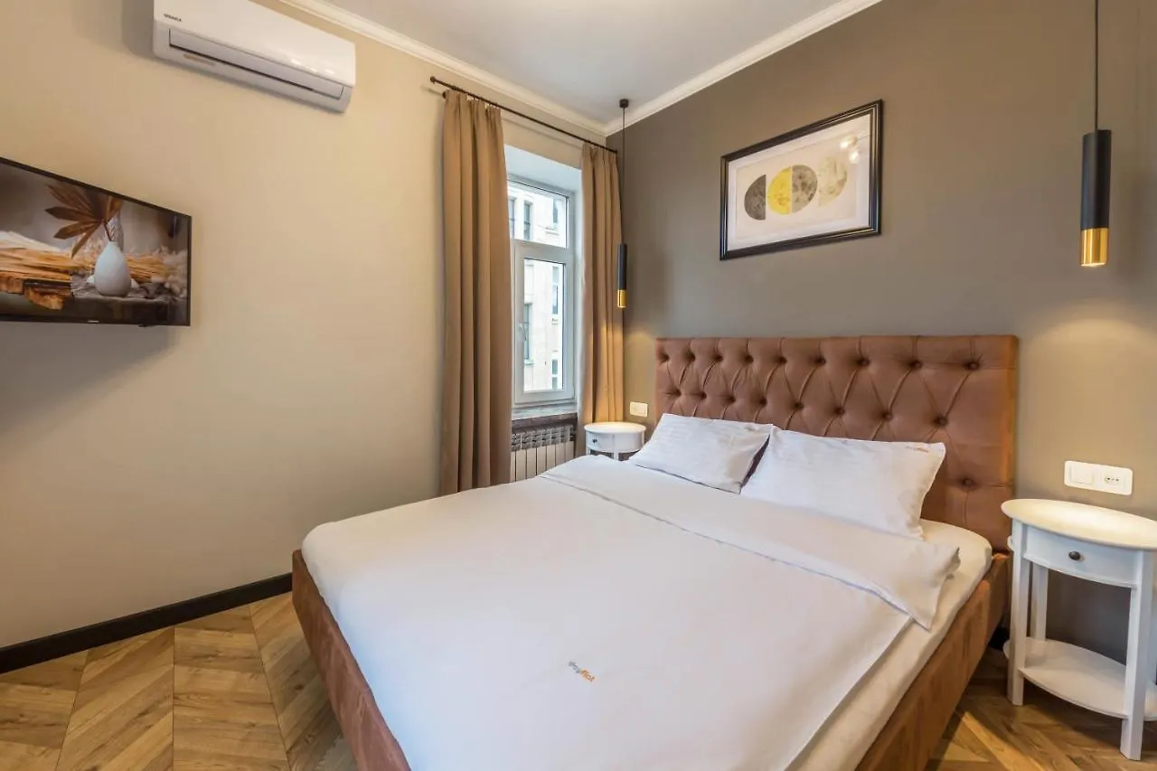 Dayflat Apartments On Mykhailivs'Ka Kyiv Ukraine