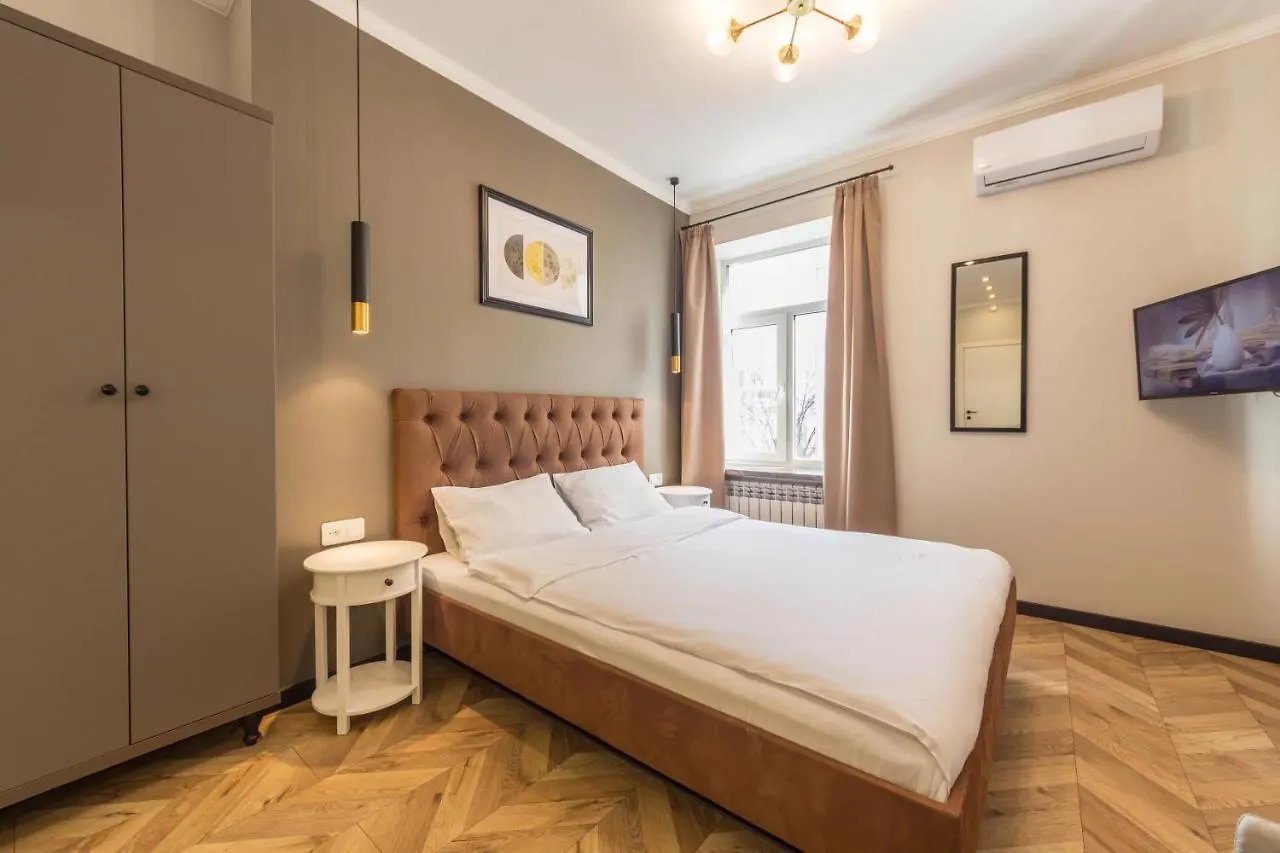 Dayflat Apartments On Mykhailivs'Ka Kyiv