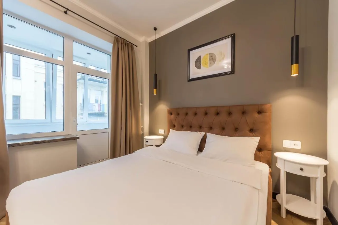 Dayflat Apartments On Mykhailivs'Ka Kyiv Ukraine