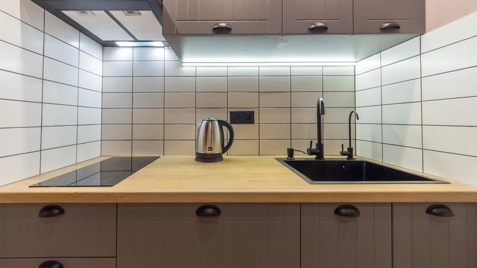Dayflat Apartments On Mykhailivs'Ka Kyiv Ukraine