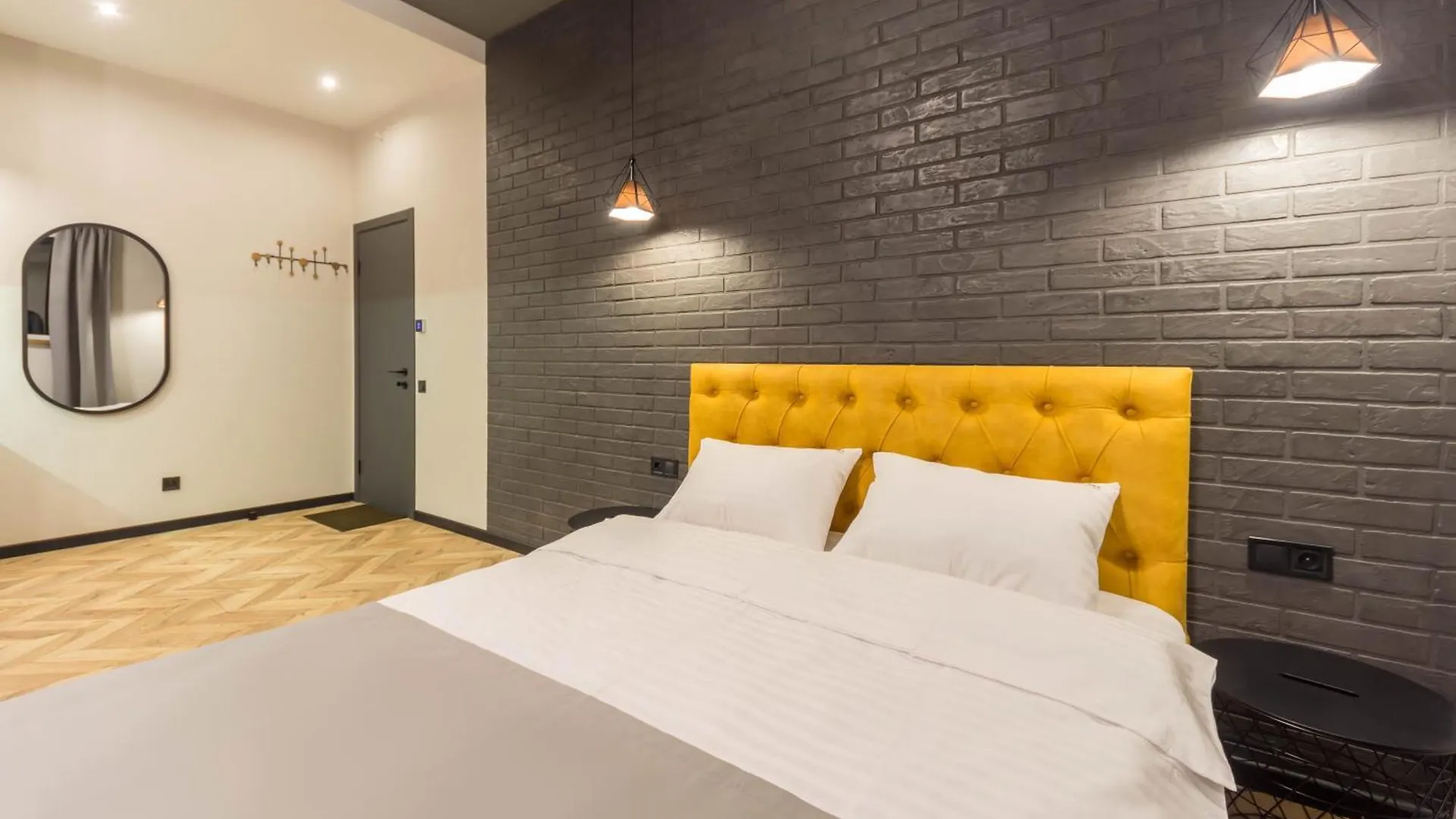 Dayflat Apartments On Mykhailivs'Ka Kyiv Ukraine