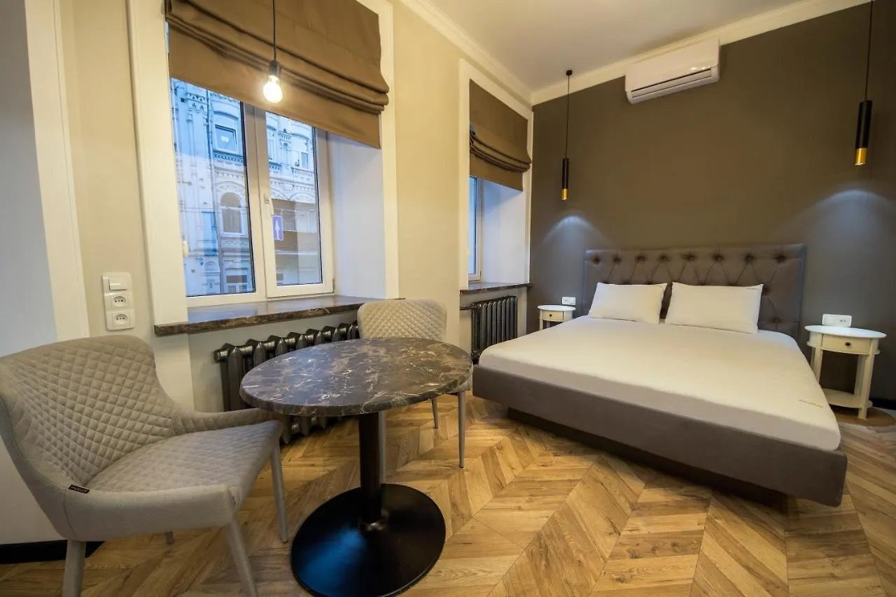 Dayflat Apartments On Mykhailivs'Ka Kiev