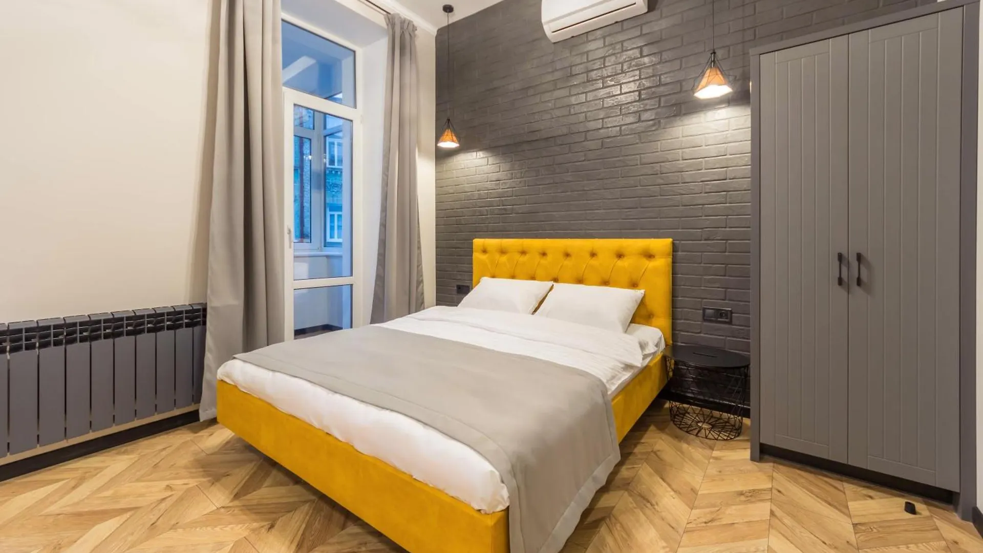 Dayflat Apartments On Mykhailivs'Ka Kiev