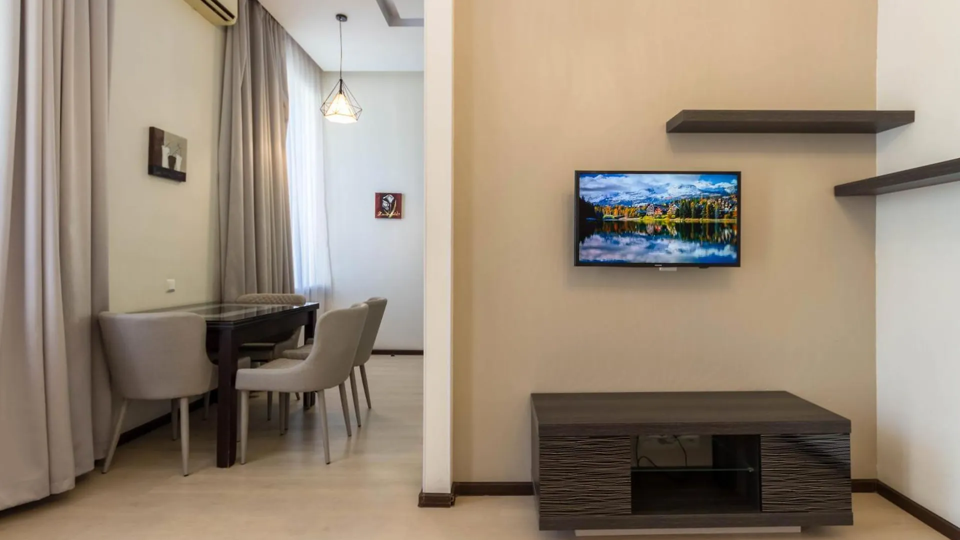 Dayflat Apartments On Mykhailivs'Ka Kiev