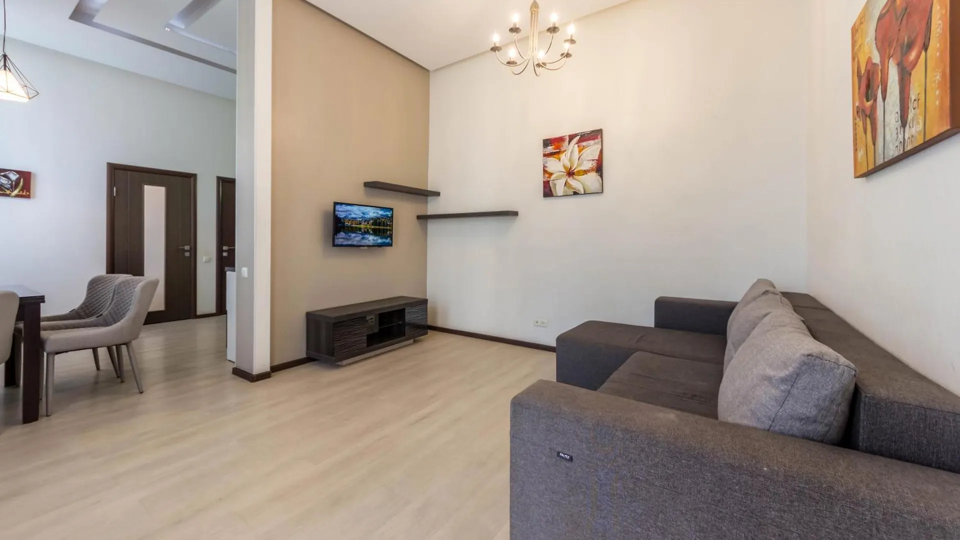 Dayflat Apartments On Mykhailivs'Ka Kiev
